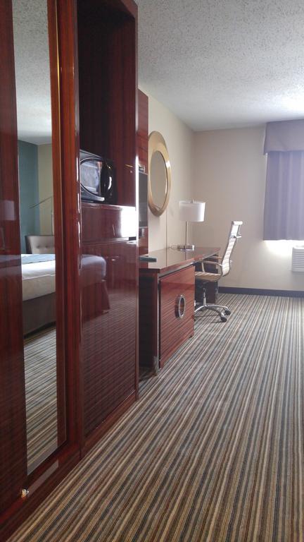 เบย์มอนต์ บาย วินด์แฮม คอปลีย์ เอครอน Hotel Copley ภายนอก รูปภาพ
